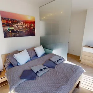 Apartament Onsite Free Garage Parking, 10min Centre By Bus, Praga